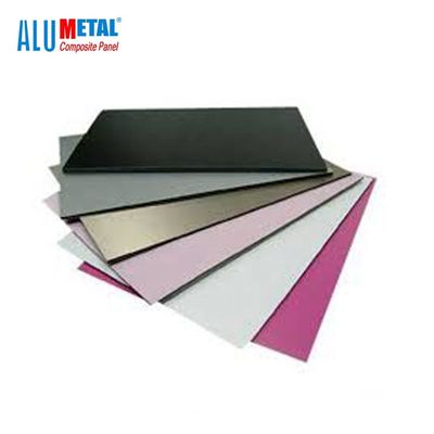 অভ্যন্তরীণ জন্য 5800mm 1570mm 3mm অ্যালুমিনিয়াম কম্পোজিট প্যানেল সিলিং গোল্ডেন Acp শীট