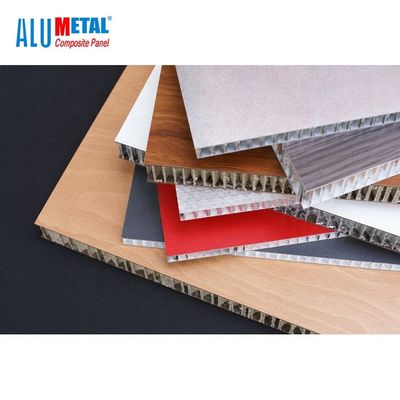 PVDF আবরণ প্লাস্টিক মধুচক্র পাথর Cladding বোর্ড 200mm 1300mm